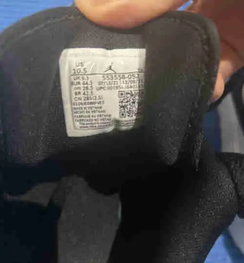 Air Jordan 1 Low “Shadow Toe”- Men’s 10.5 in Men's Shoes in Oakville / Halton Region - Image 4