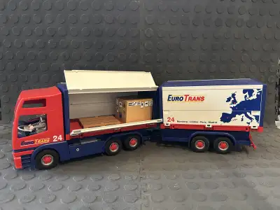 Ensemble Playmobile variés: Moto ambulance, sauvetage, véhicules de transport….. Très bon état. A qu...