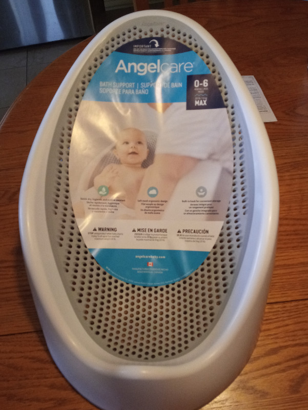 Brand new Angelcare 0-6 month baby bathtub in Bathing & Changing in Peterborough