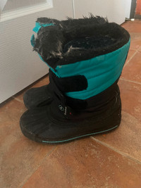 Children’s snow boots (size 2) - Quechua brand