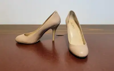 Aldo high heels, in good condition. Size 7 US, size 37.5 EUR. If interested, text 1-306-280-7196 or...