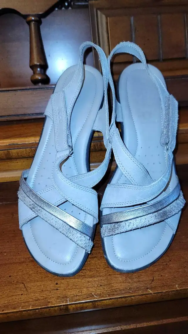 Ecco Women's Sandals in Women's - Shoes in City of Toronto - Image 2