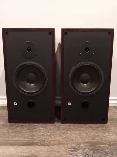 Luxman Speakers model 105 LX Mk II, View more