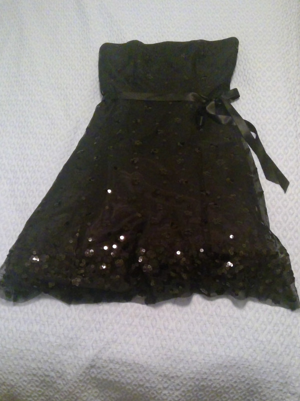 Laura Petite Little Black Party Dress 6P in Women's - Dresses & Skirts in Markham / York Region - Image 2