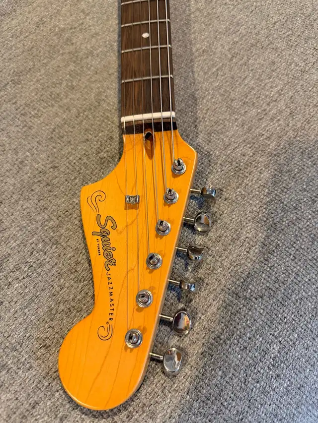 Fender Squier Jazz Master533465087691335683