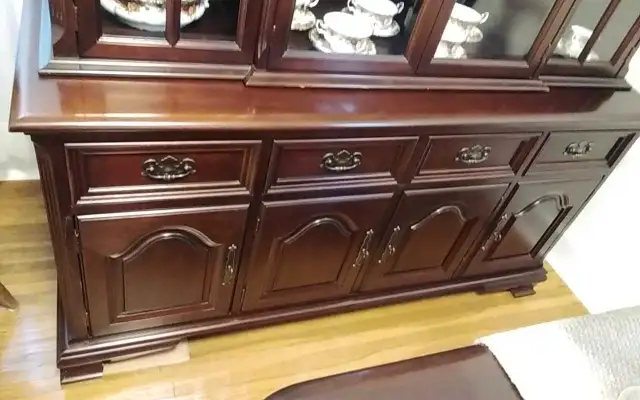 Mahogany Table 6 chairs + 2 Leafs & Buffet Hutch63654759118467121