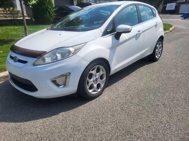 Super Beautiful Ford Fiesta SES Hatchback, 143,000 km, Very, Very Clean