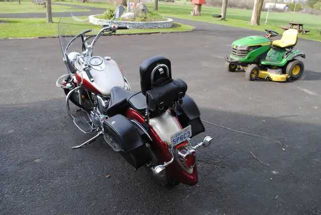 Yamaha V Star  1100 in Street, Cruisers & Choppers in Ottawa - Image 4