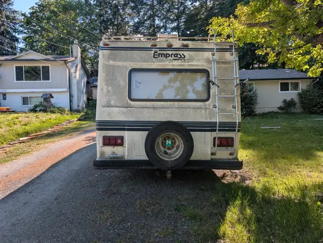 1988 Ford Econoline E350 motorhome in RVs & Motorhomes in Nanaimo - Image 4