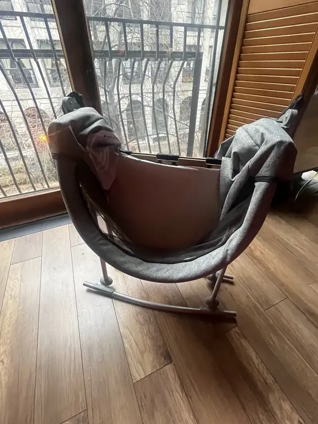 Safety 1st - Nap n Go Rocking Bassinet in Other in City of Montréal - Image 5