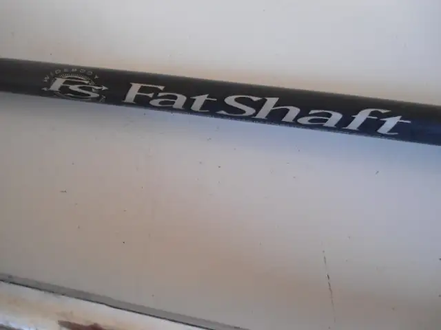 THREE RIGHT HANDED GOLF IRONS in Golf in Sudbury - Image 5