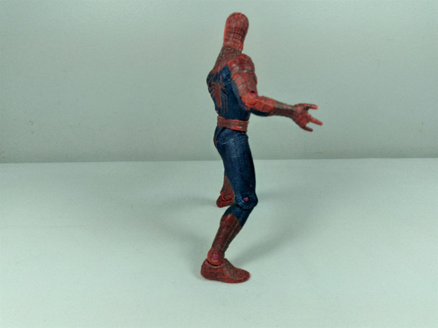 2002 ToyBiz Marvel Spiderman Movie 5.5&quot; Action Figure in Arts & Collectibles in Moncton - Image 3