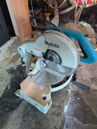Makita LS1040 10-inch Compound Miter Saw, View more