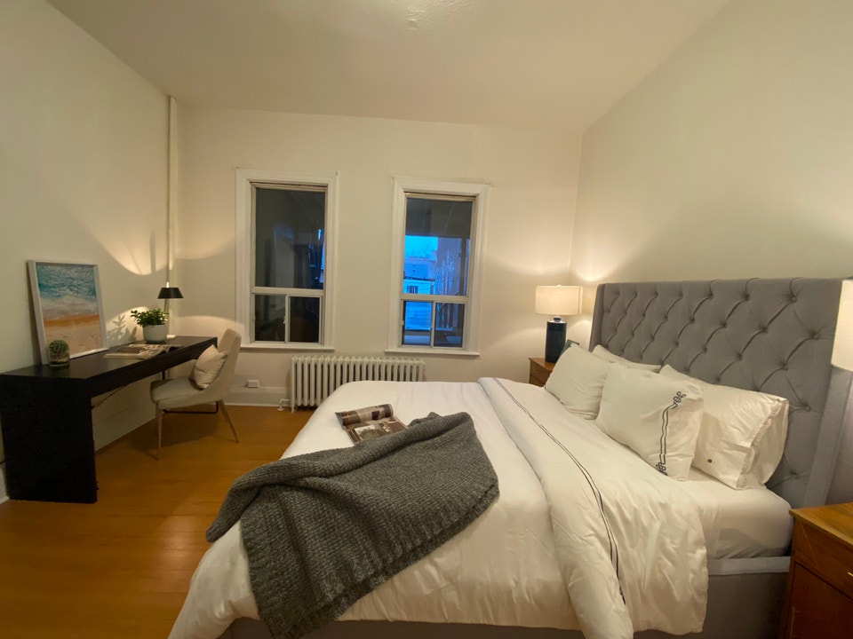 3 beds Queen/Euclid 5
