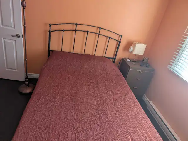 Mobilier de chambre in Other in Longueuil / South Shore - Image 3