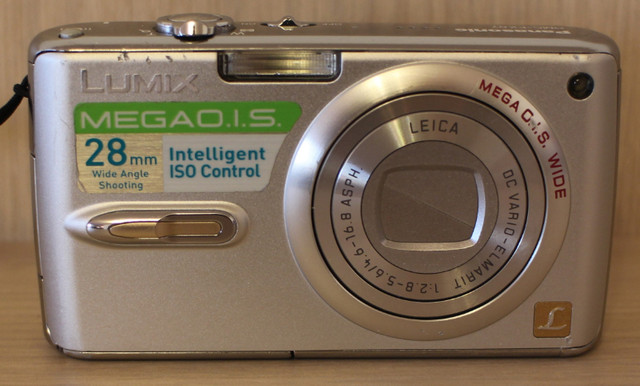 PANASONIC DMC-FX07 digital camera for parts use in Cameras & Camcorders in City of Toronto