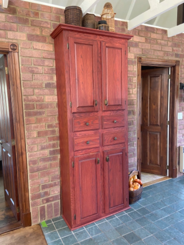 et îlot de cuisine en bois Armoires et revêtements de