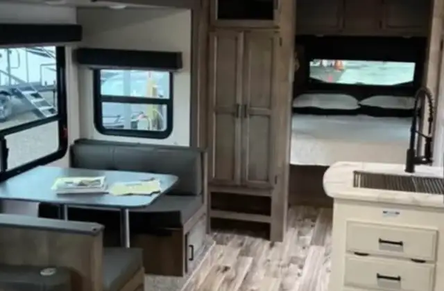 Travel Trailer Rental. Sleeps 8 in Ontario in Canada - Image 5