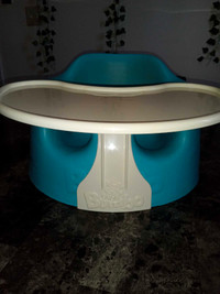 Bumbo seat with tray 