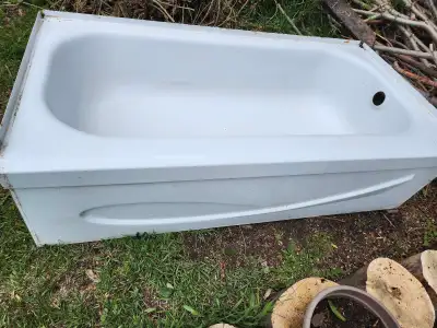 Free Bathtub