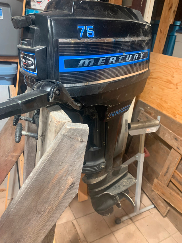7.5 mercury outboard motor. Early 1970’s.  Good condition. in Powerboats & Motorboats in Muskoka - Image 2