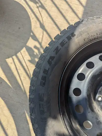 Used for maybe 2000km. Came off my 2025 Toyota Camry but I sold car. Will fit many other Camry years...