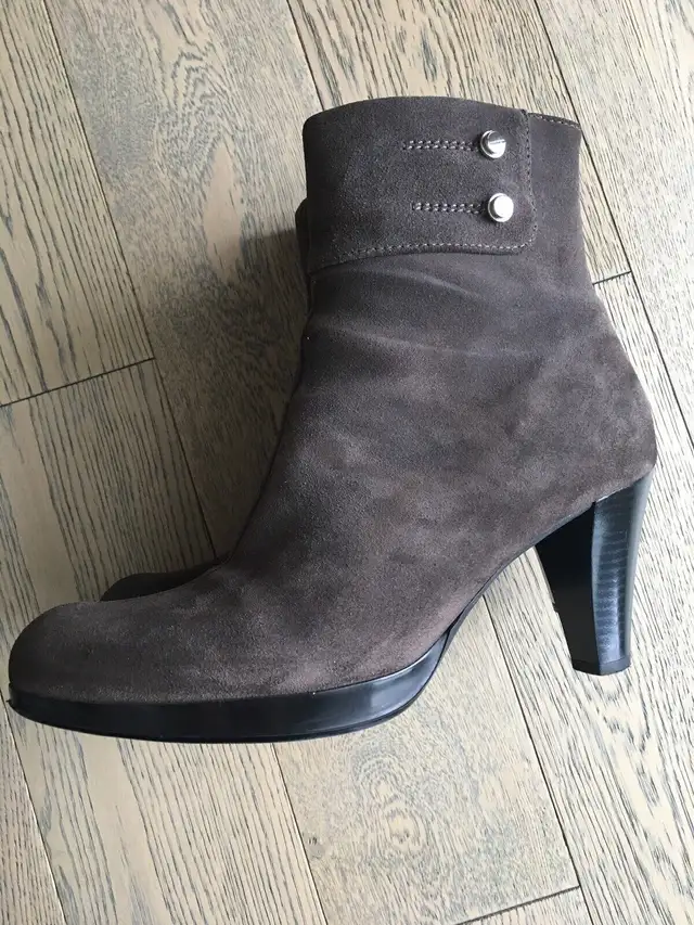 La canadienne boots in Women's - Shoes in City of Montréal - Image 2