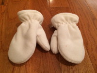 Size 0 - 24 month mits