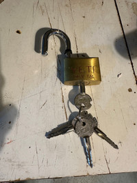Yeti Lock with Keys