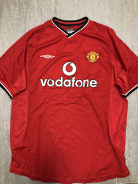Manchester United 2000 home jersey