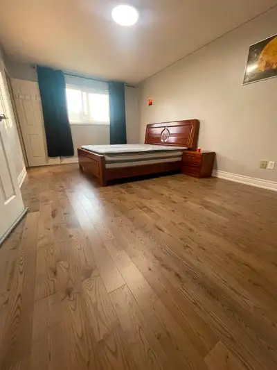 Master bedroom for rent+medium sized bedroom