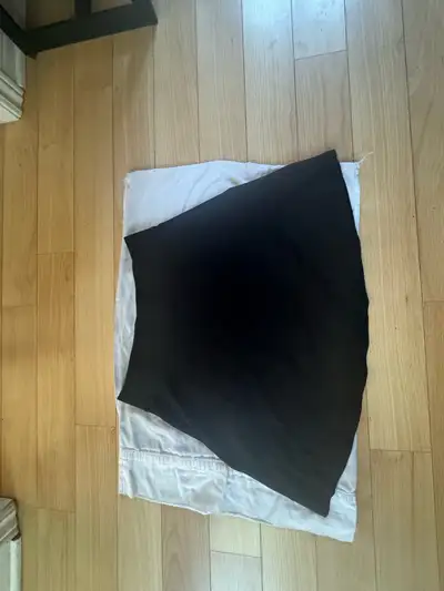 This is a black FIG skirt in size small. It is in good condition. Specifics: - Brand: FIG - Size: S...