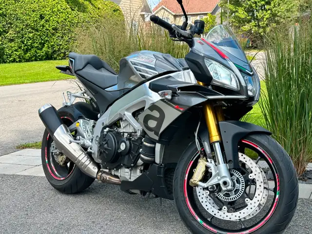 APRILIA TUONO V4 1100 RR 2016 in Sport Bikes in Laval / North Shore - Image 6