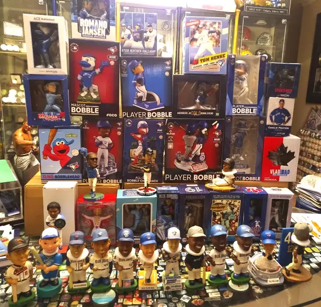 RARE JAYS AND LEAFS  Collectibles + Jays Rolen Vlad Bobblehead62864360624257120