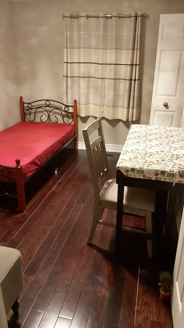 Room for rent in Room Rentals & Roommates in City of Toronto - Image 3