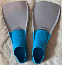 Swimming fins, size 7-8 (US)