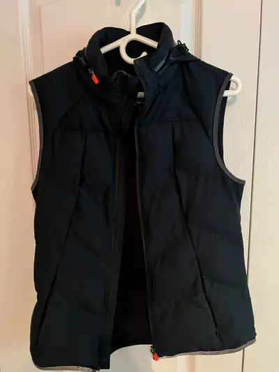 MPG Women’s Black Puffer Vest – Large, Removable Hood, View more
