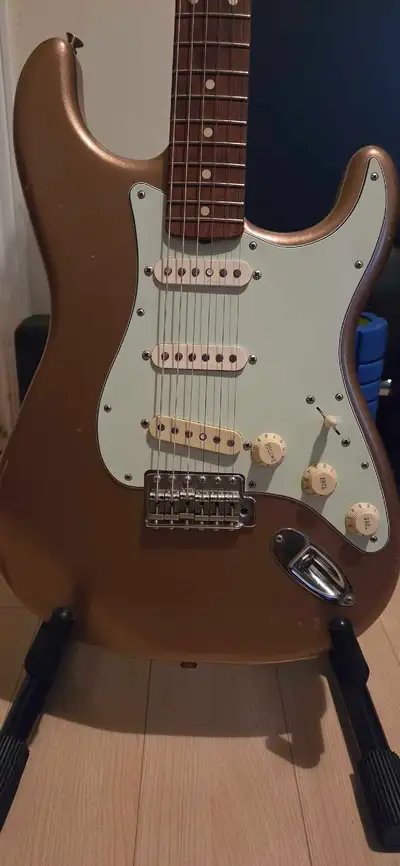 Selling a used 2021 Fender Vintera Roadworn 60s Stratocaster - Firemist Gold.