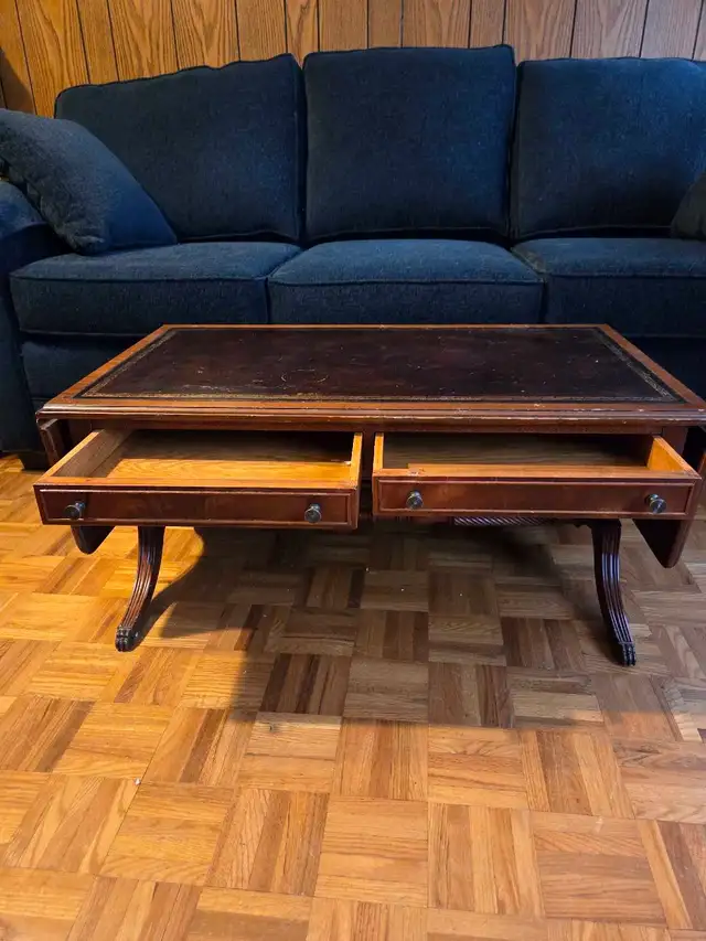 Unique antique Leather Topped Wood Coffee Table in Coffee Tables in City of Toronto - Image 8