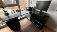 Gorgeous and Elegant Wood and Leather L-Shaped Desk