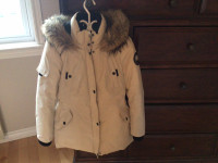 Manteau Duvet Femme | Kijiji à Grand Montréal : acheter et vendre sur le  site de petites annonces no 1 au Canada.