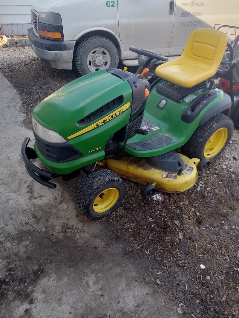 Lawn tractor service and repairs. Lawnmowers & Leaf Blowers