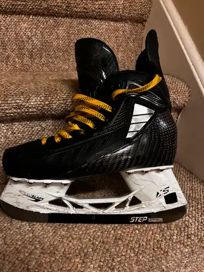 True Custom SVH Skates. Size 7. CCM holders with minimally used Blacksteel Stepsteel blades. Excelle...