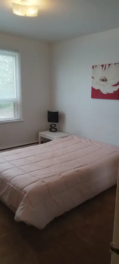 Room for rent July 15 or August 1st - Close to shopping & buses/