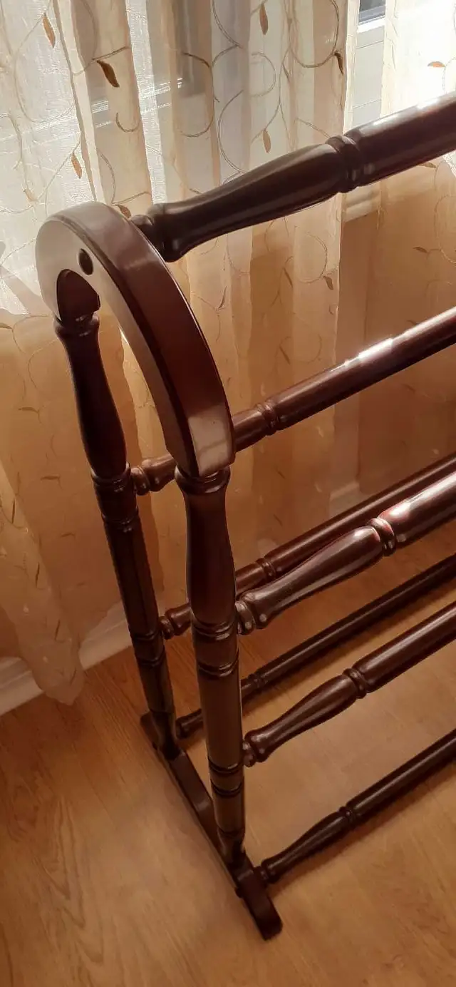 Quilt Rack in Bookcases & Shelving Units in Ottawa - Image 4