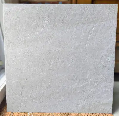 8 tuiles neuves 2pi X 2pi (24po X 24po) fait en Italie, View more