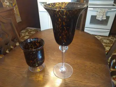 Beautiful Bombay Tortoise Shell Vase Set, View more