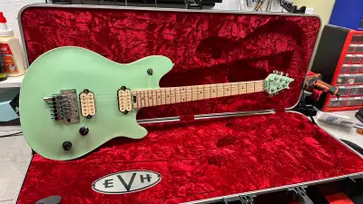 FENDER-EVH-LTD ESP, View more