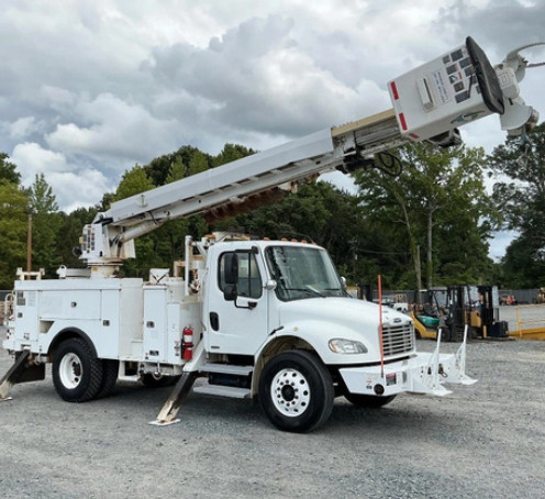 Digger Derrick /2010 Freightliner Altec DM47-BR. available. in Other in Belleville
