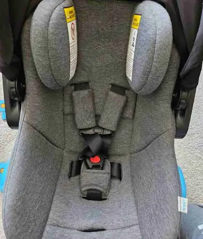 EUC car seat. Premie insert also included. Used less than a handful of times. Had a premie during pa...